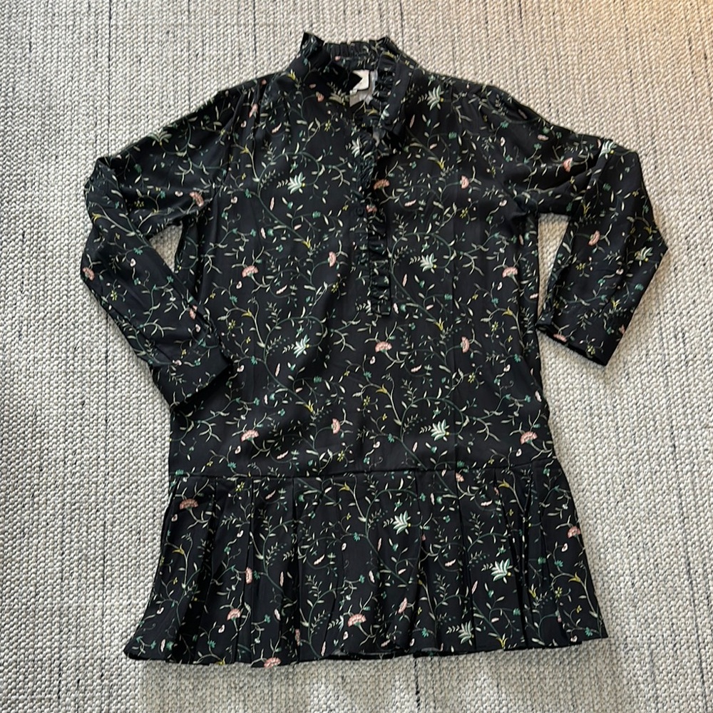 Floral Black Long Sleeve Dress - Perfect for spring!